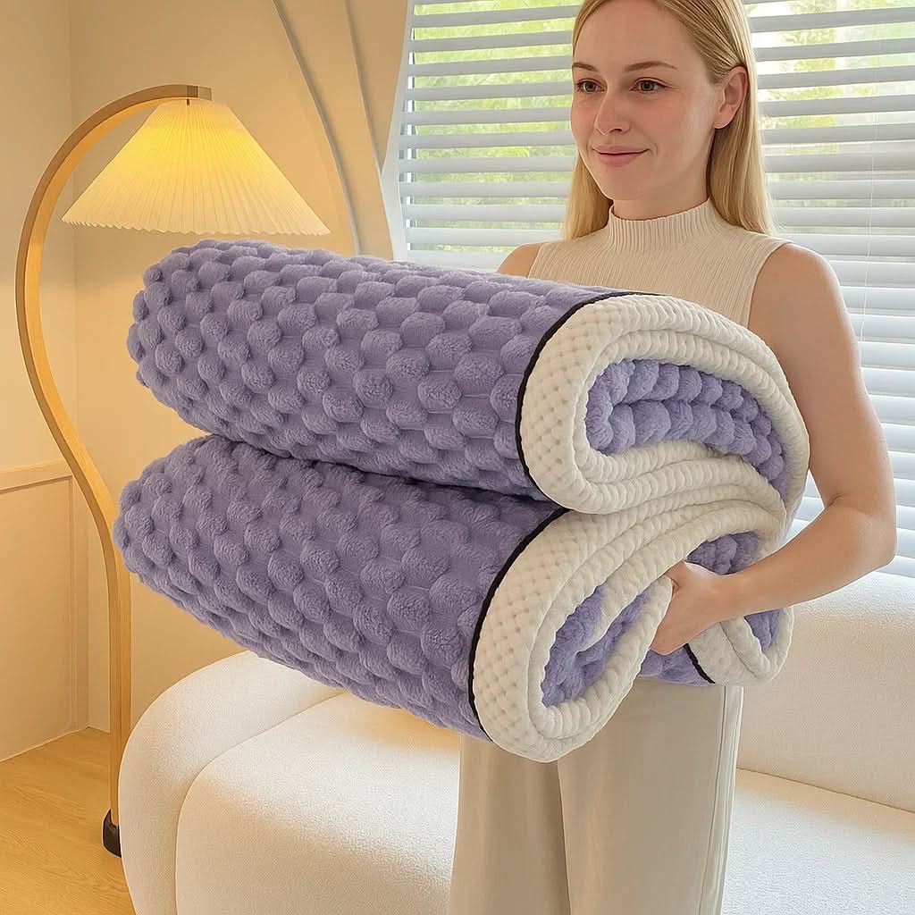 CozyWrap Blanket - CloudNest for Ultimate Warmth
