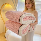 CozyWrap Blanket - CloudNest for Ultimate Warmth