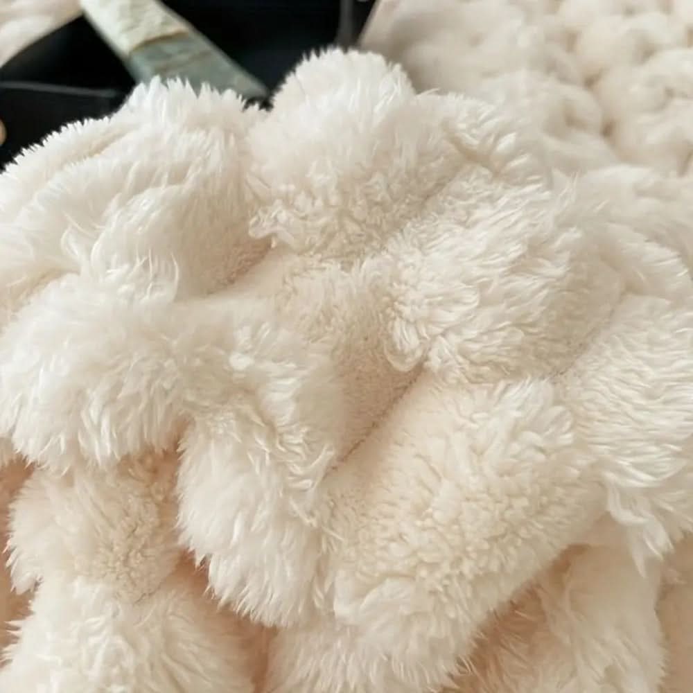 CozyWrap Blanket - CloudNest for Ultimate Warmth
