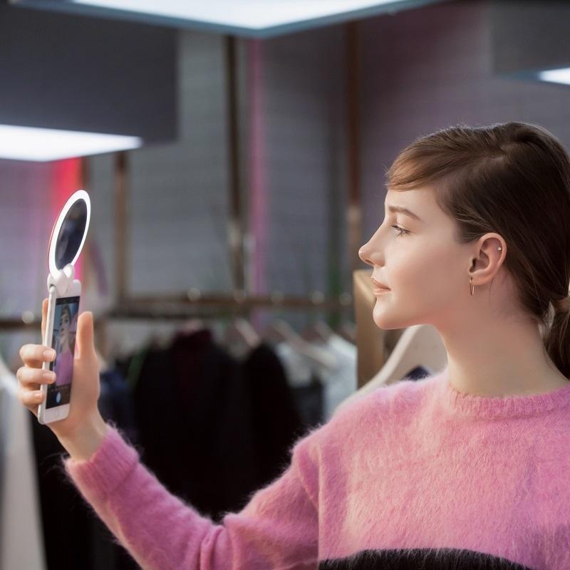 Wireless Charger Makeup Mirror - LuxeGlow