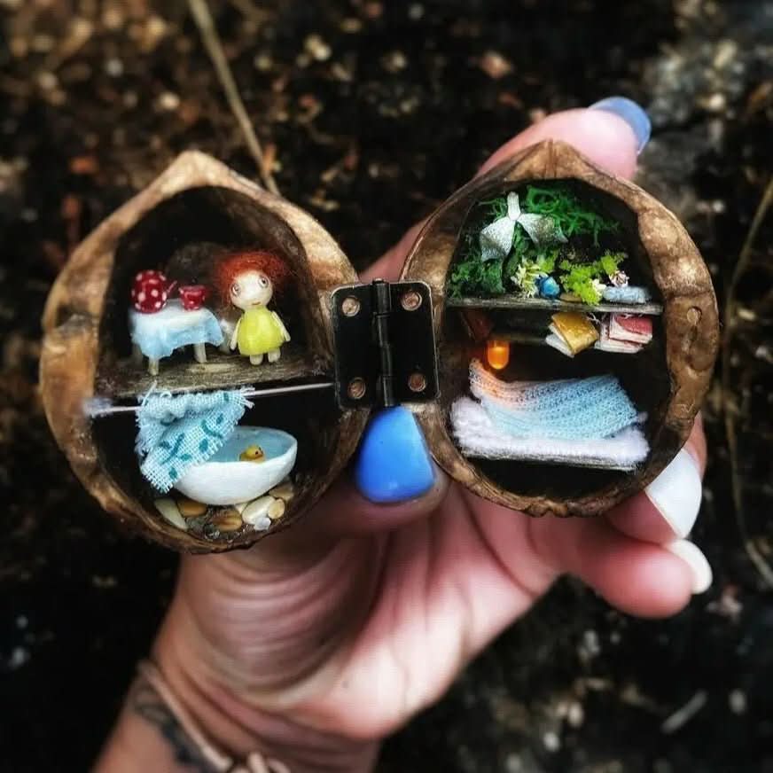Dollhouse - Walnut Shell Creations with Interior Light