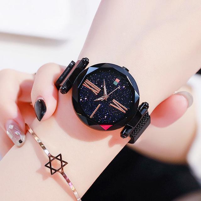 Magnetic Fashion Watch - LuxeTime Elegance