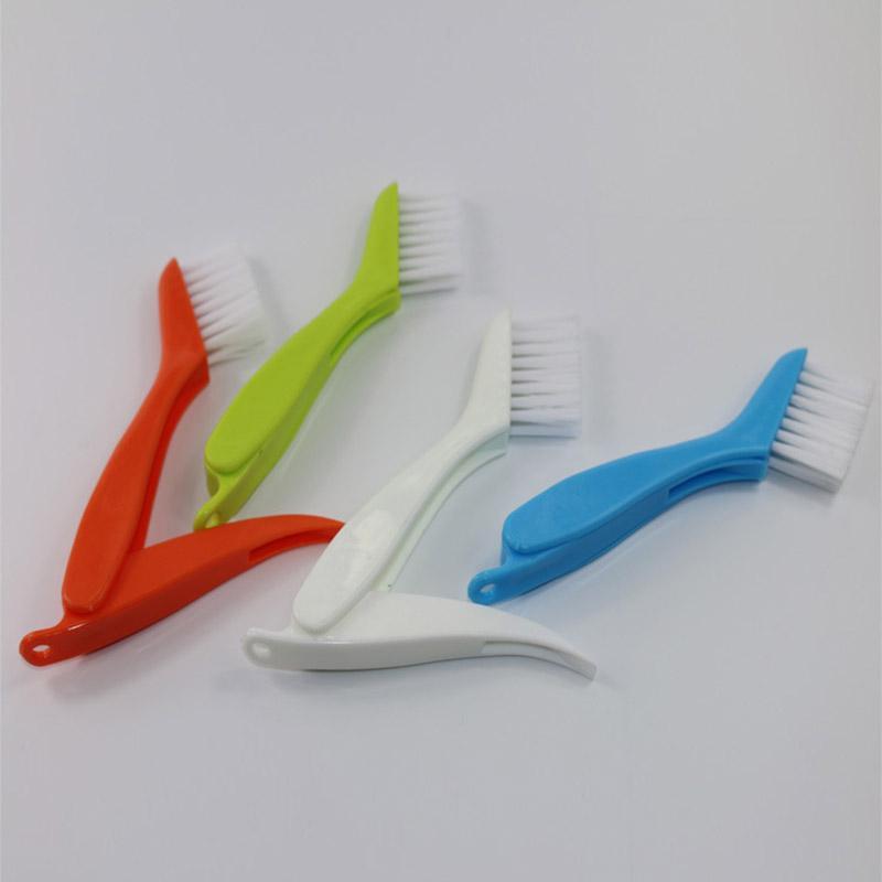 Folding Brush for All Hair Types - LuxeCare