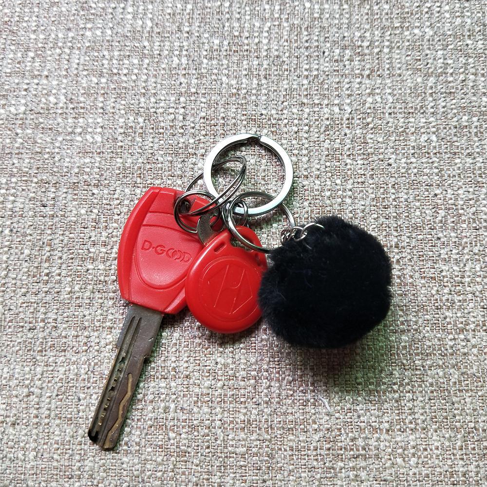 Charming Pompom Keyholder - LuxeNest