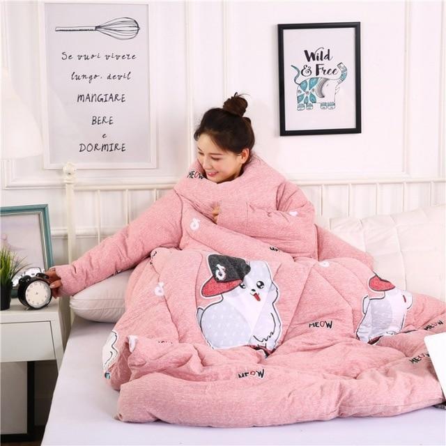 Cozy Winter Quilt with Sleeves - LuxeNest