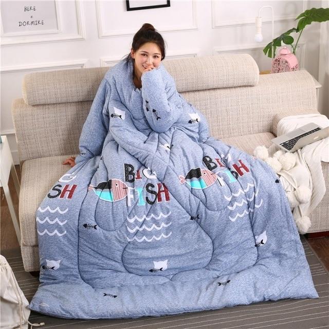 Cozy Winter Quilt with Sleeves - LuxeNest