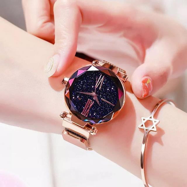 Magnetic Fashion Watch - LuxeTime Elegance