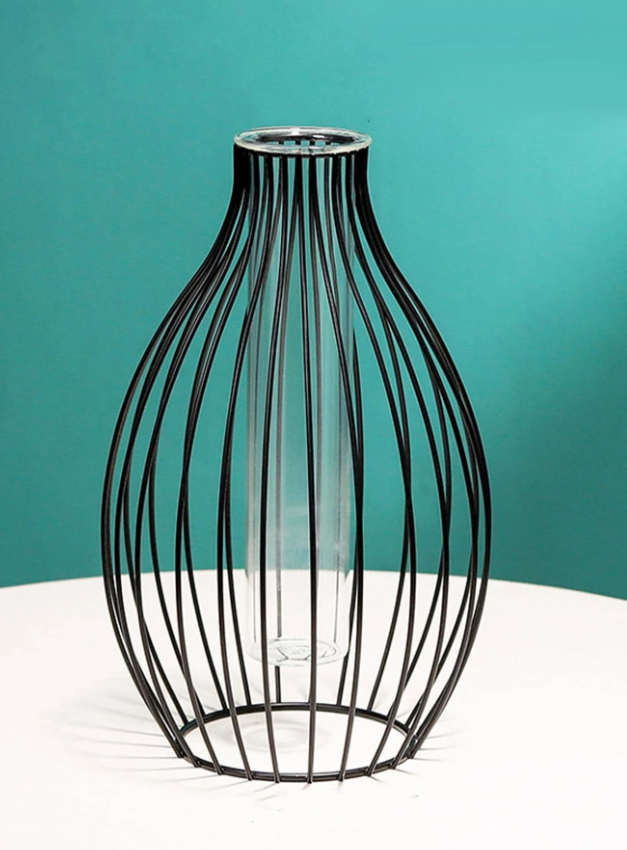 Sleek Minimalist Metal Vase - Aura Home Decor